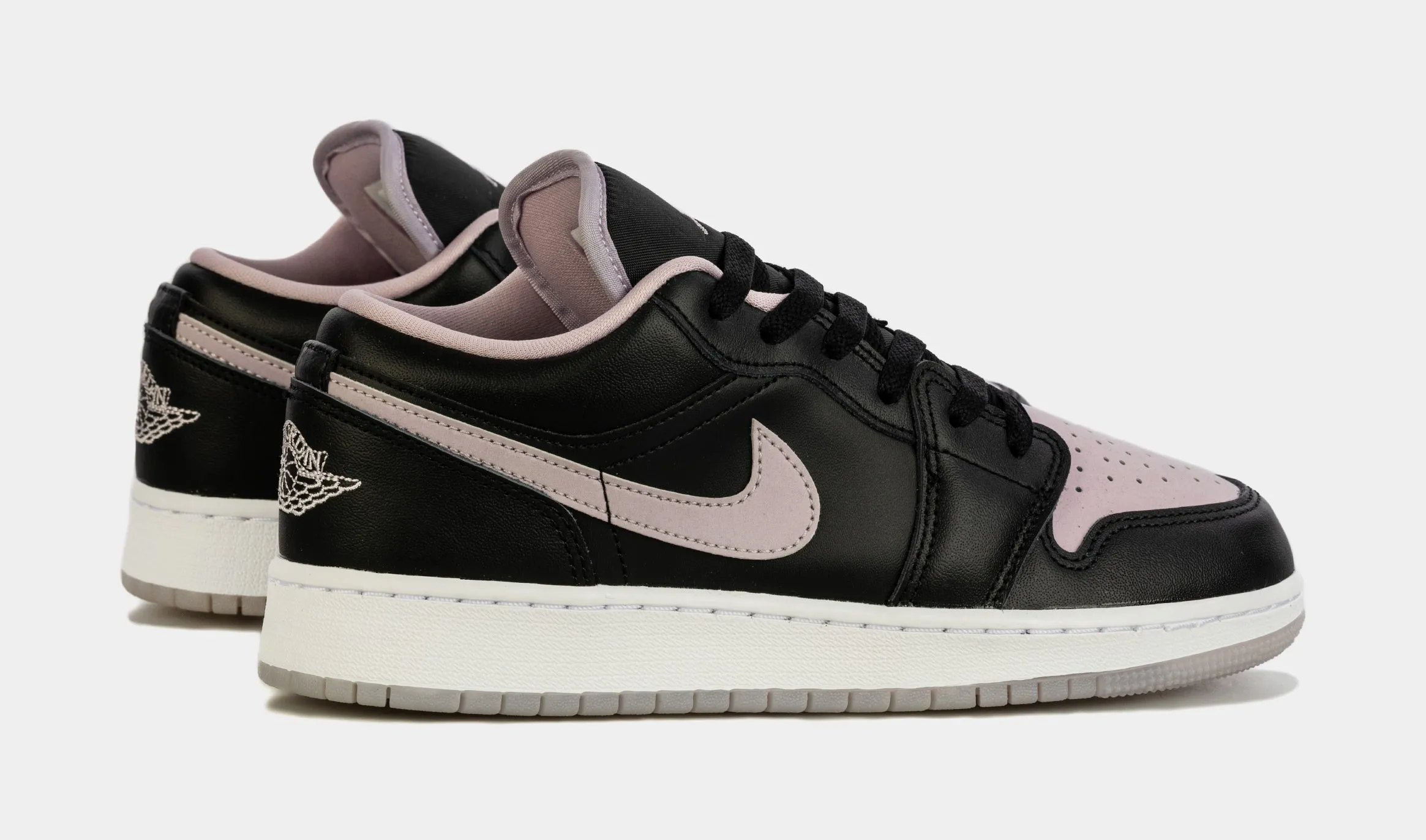 Air Jordan 1 Retro Black Ice Lilac Grade School Lifestyle Shoes (Black/Purple)