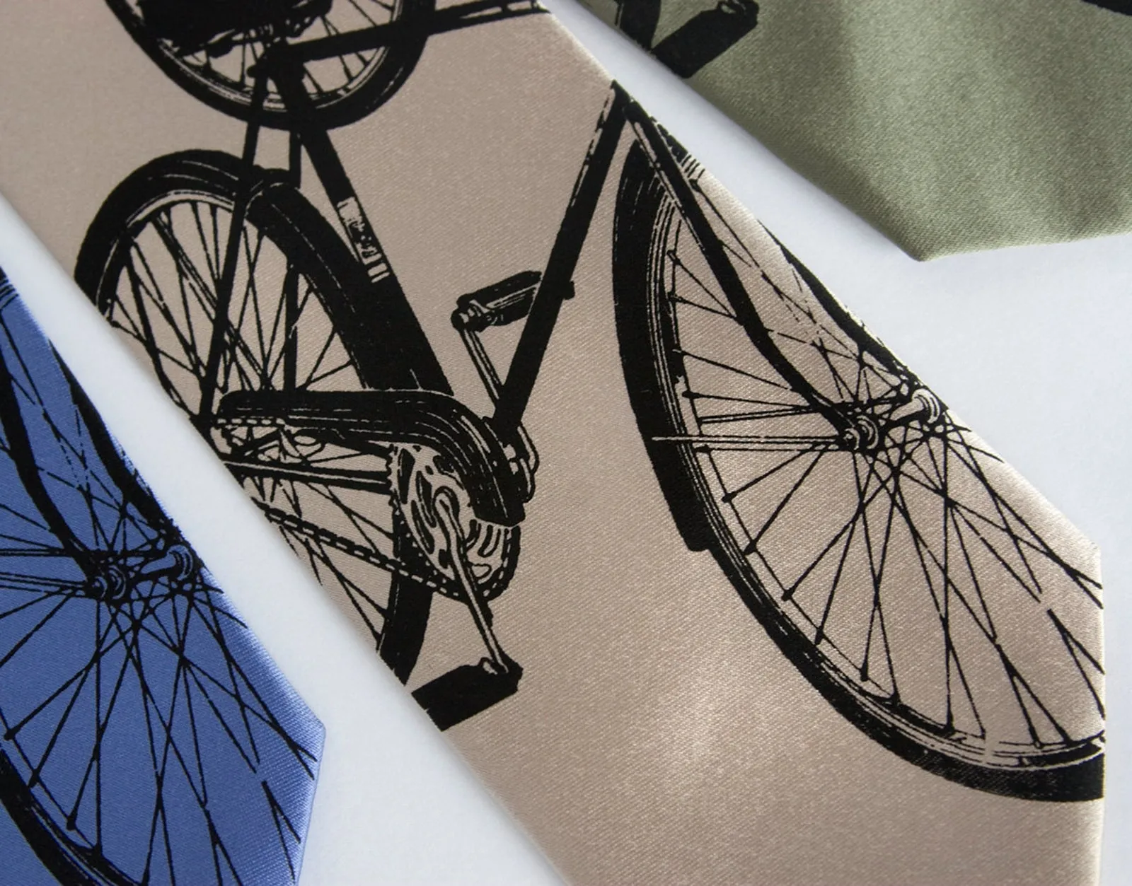 Bicycle Silk Necktie. Triple Cruiser Bike tie