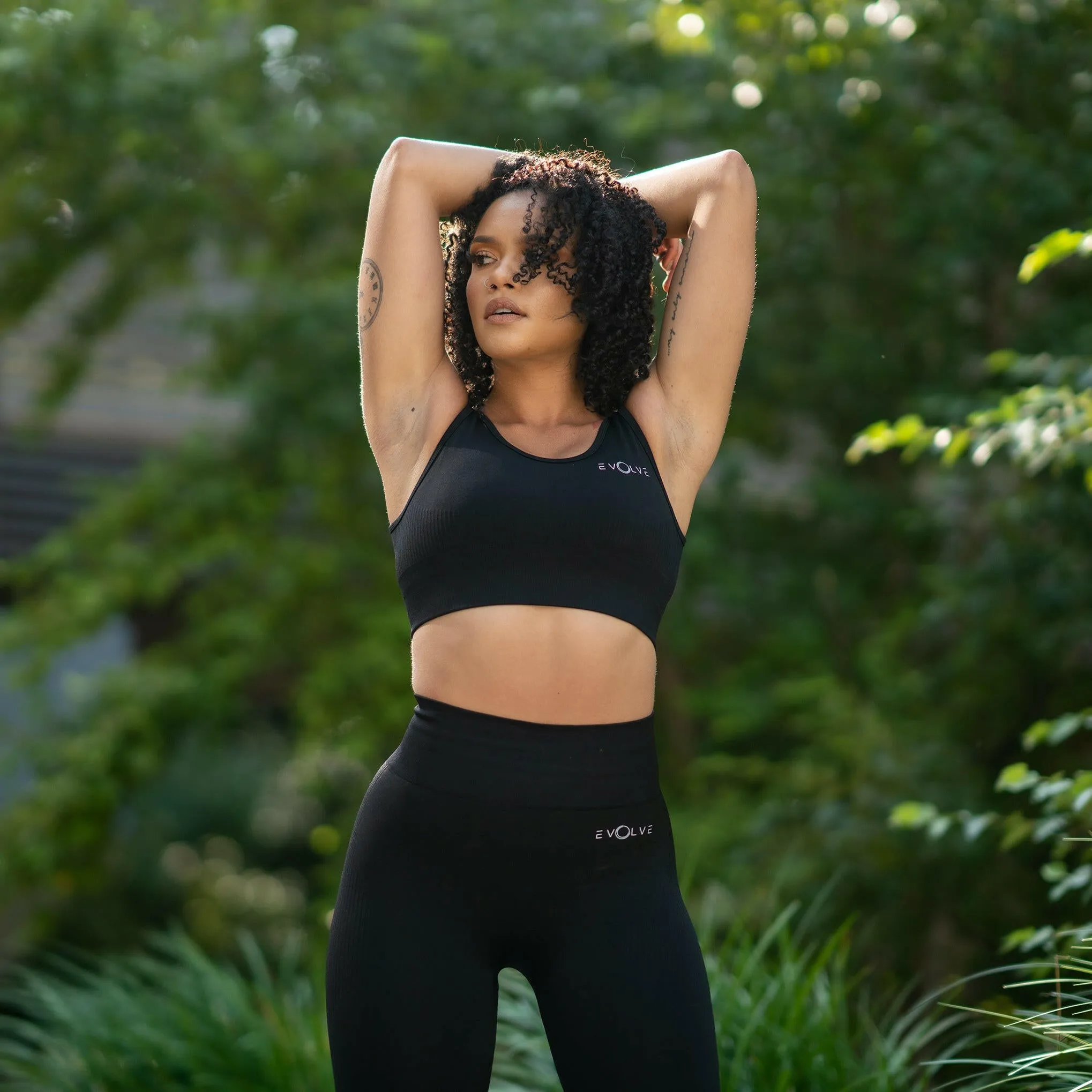 Elevate Seamless Sports Bra (Black)