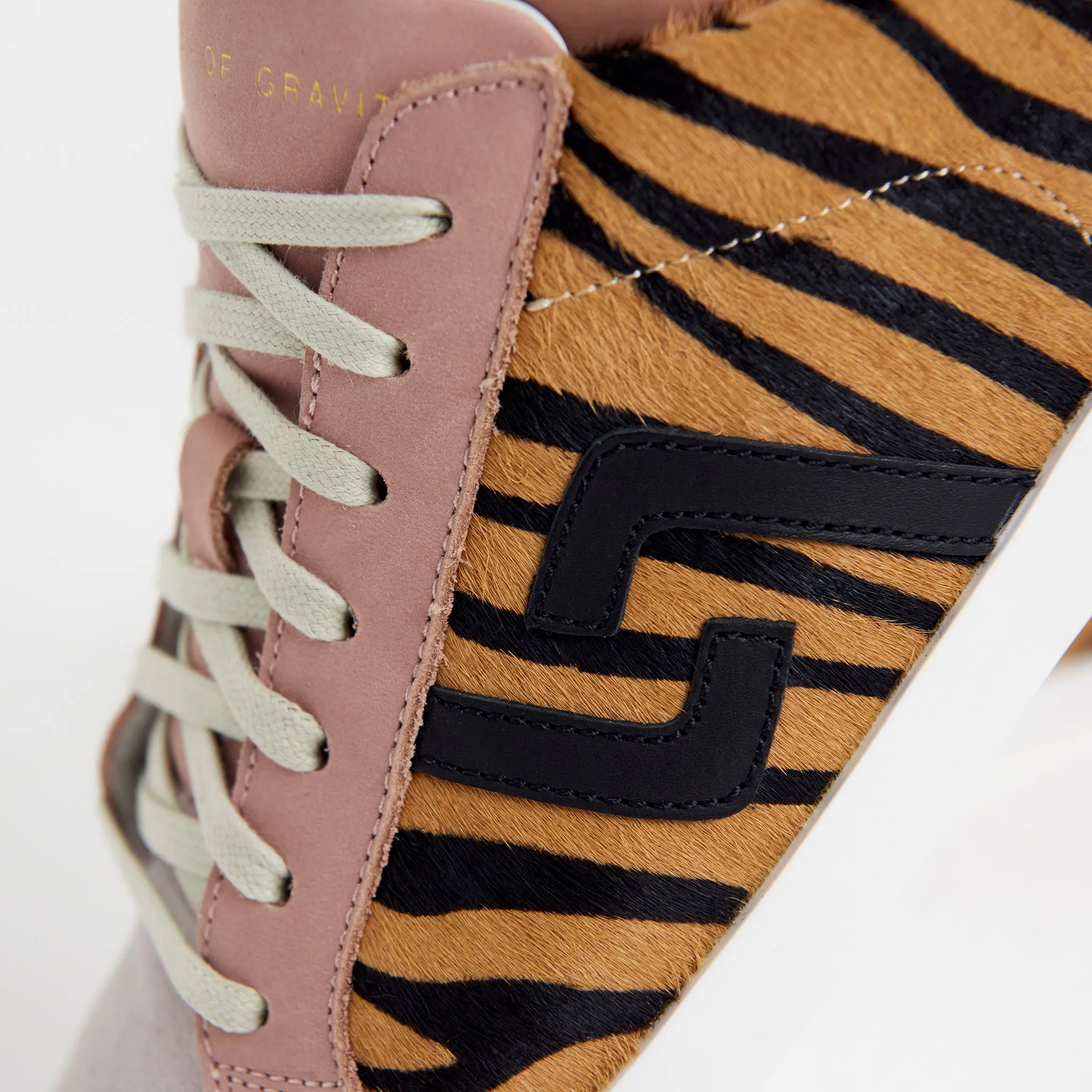 Prime Sneaker Tiger Stripes