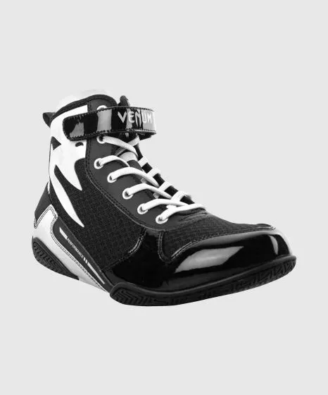 VENUM GIANT LOW EDITION PROFESSIONAL BOXING SHOES BOXING BOOTS US 9.5 BLACK/WHITE